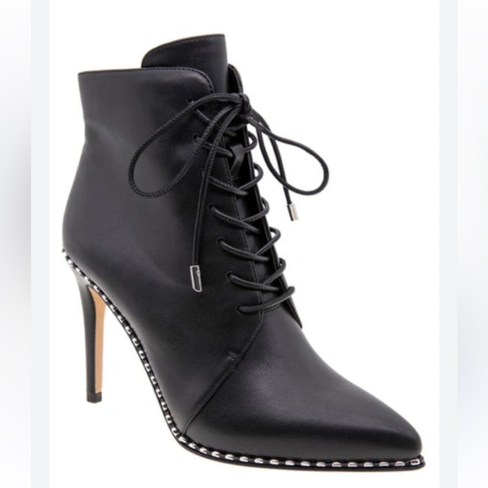 BCBGENERATION HAXAL LACE UP Elegant Black Ankle Boots SIZE 7M